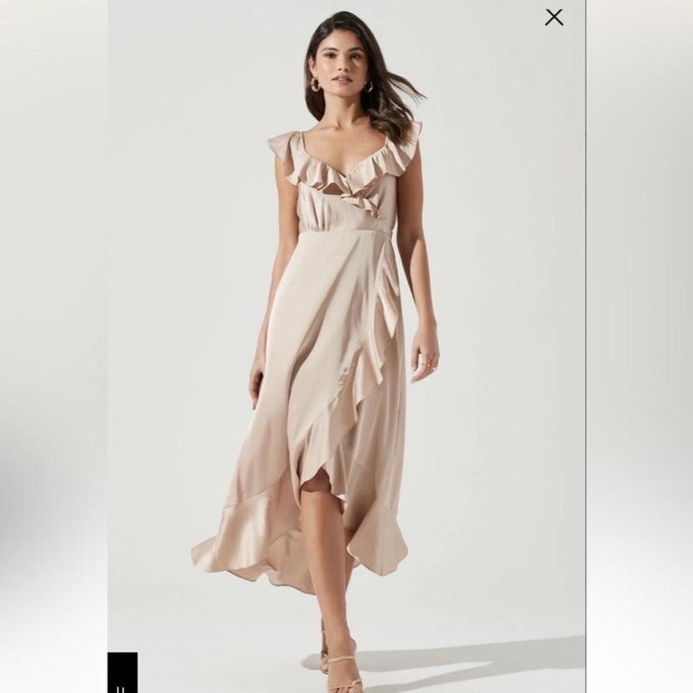 NWT Astr‎ The Label Beige Wilshire Ruffle Open Back Satin Midi Dress Size XL